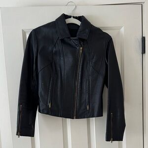 Elegant Women's Black Leather Jacket
